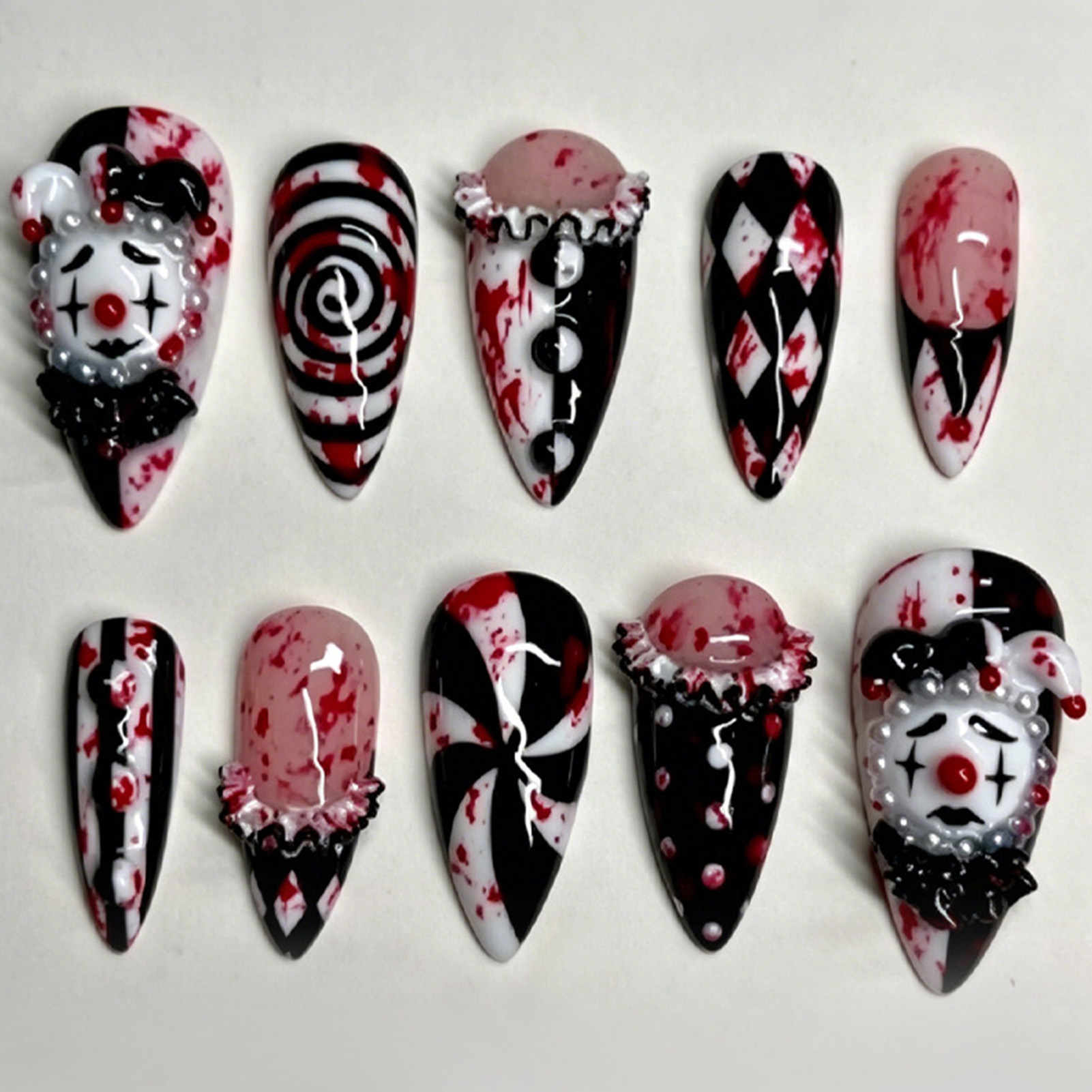 Nail Art Press On - 30個入り 面白いダーククラウン プレスオンネイル ハロウィン フレンチスタイル アーモンド型
