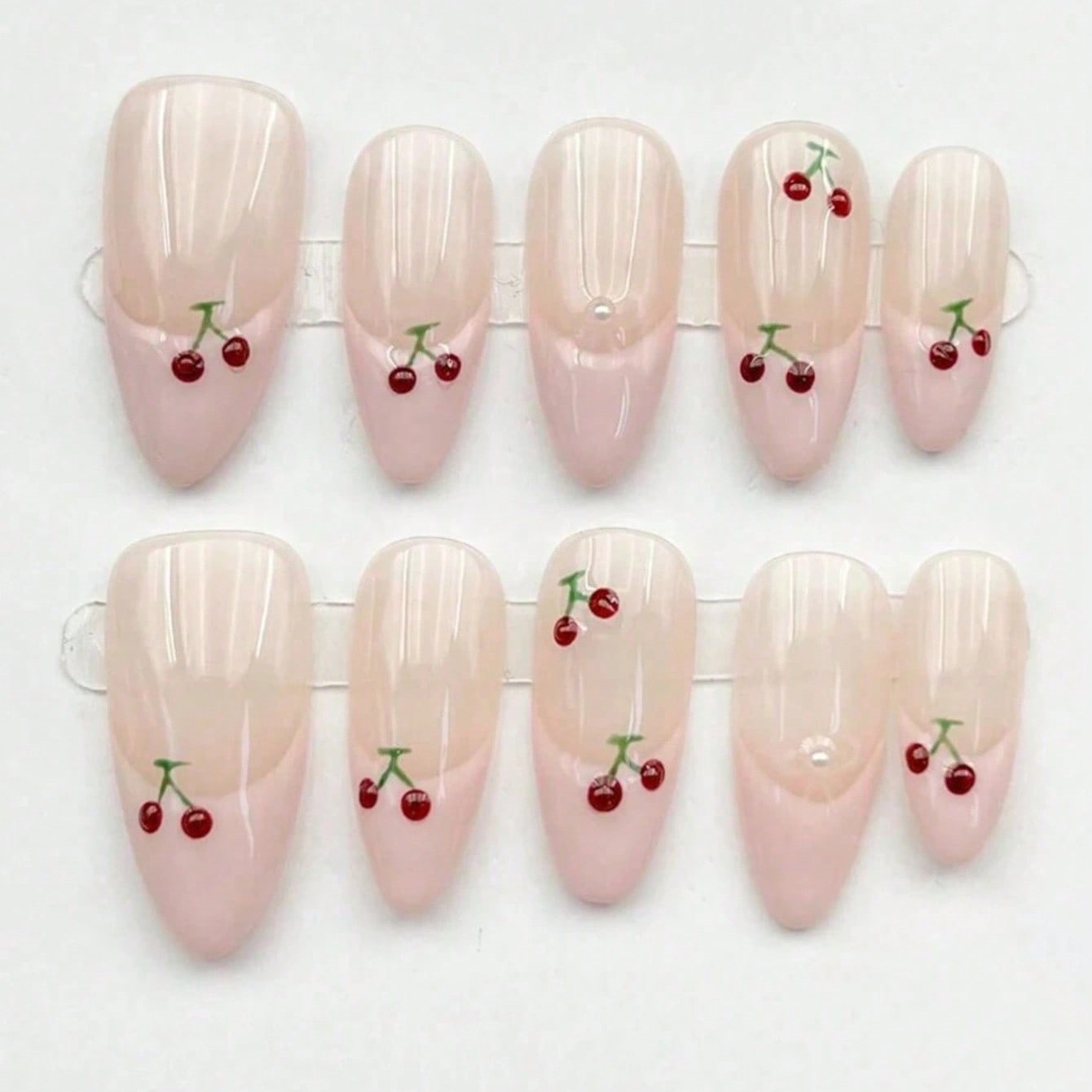 Nail Art Pink - 10個入りミディアムアーモンドヌードピンク手描きチェリーネイルチップ、女性へのギフト、DIYネイルアート、つけ爪、手作りネイルセット
