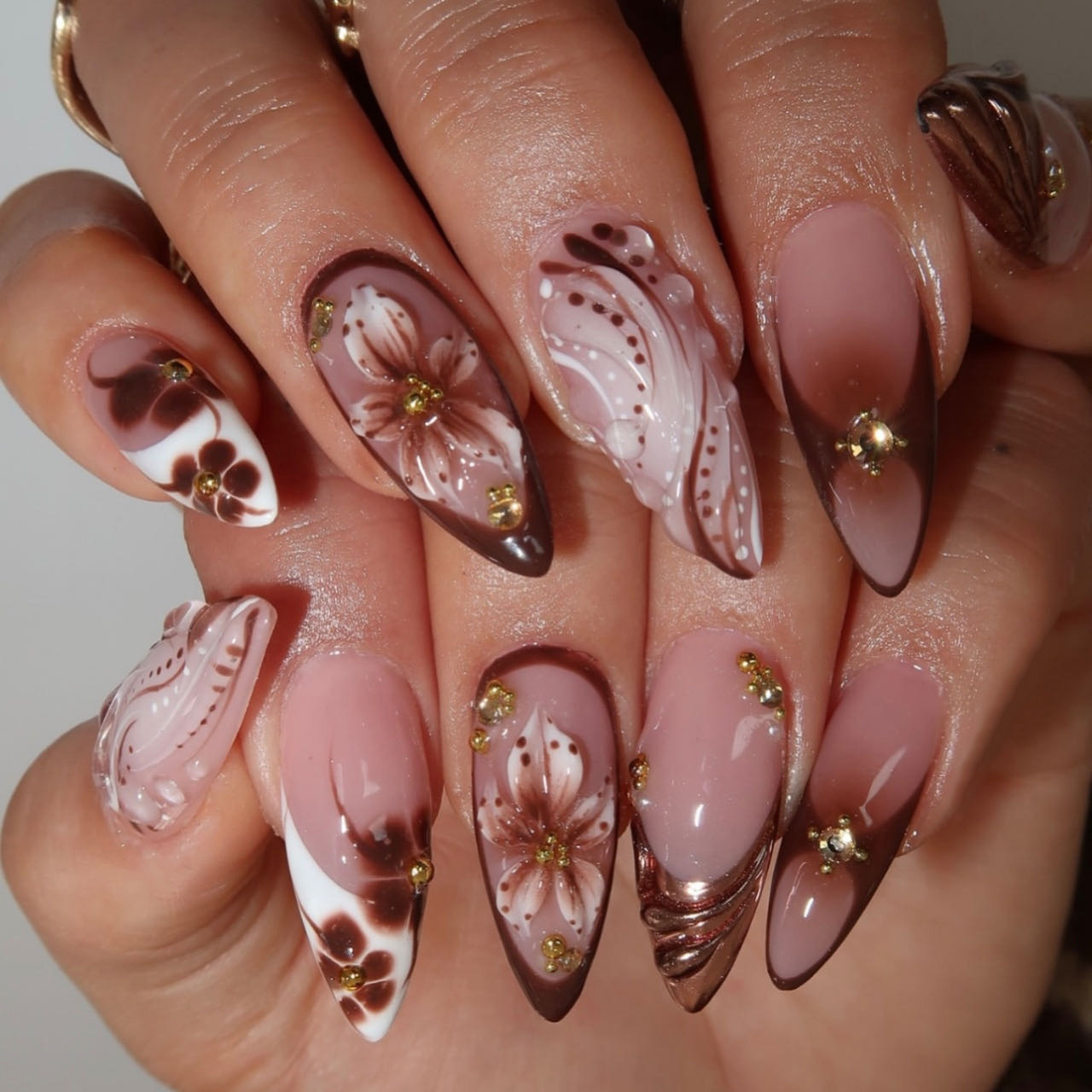 女性用ミディアムサイズのフェイクネイル、グラデーションコーヒ - Nail Art Press On のレビューと価格